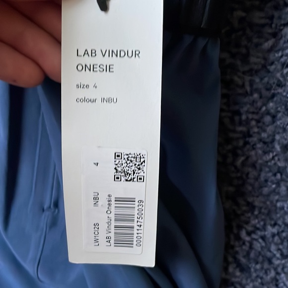 Lululemon Vindur Onesie Jumpsuit size 4 Blue Athleisure - Picture 5 of 8